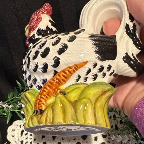 Realistic Looking Vintage Ceramic Rooster Creamer or Planter - Picture 7 of 16